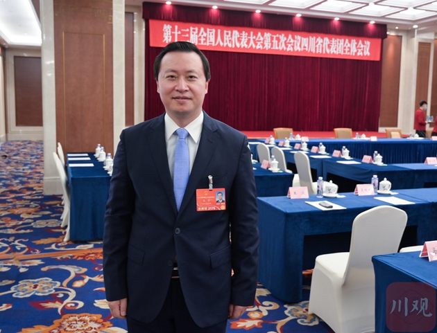 全國人大代表、廣安市委書記張彤  歐陽杰攝_副本.jpg